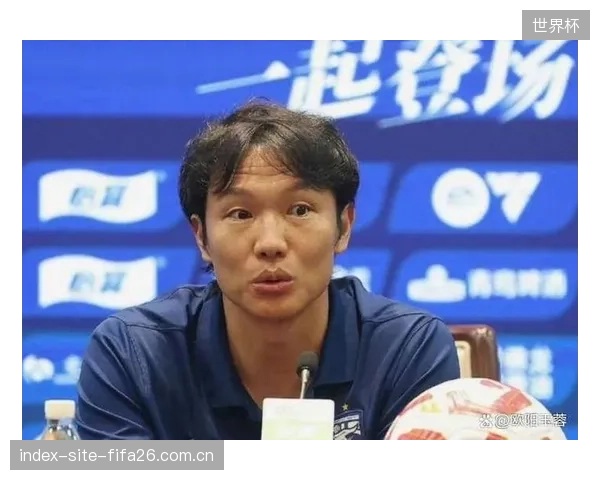 武汉三镇换帅未能扭转颓势，新帅邓卓翔仍需时间磨合阵容。